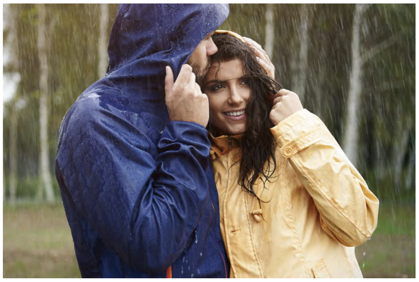 SikaMelt® — dòng keo nóng chảy phản ứng PUR 40 Ung dung keo dan vai Sikamelt trong ao chong mua nang